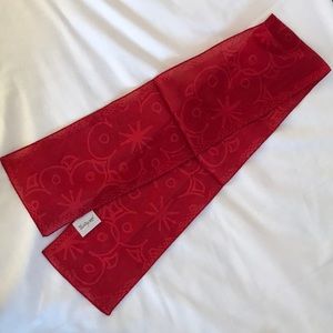 NIP.  Thirty One Scarf #3012 in Red Organic Poppy